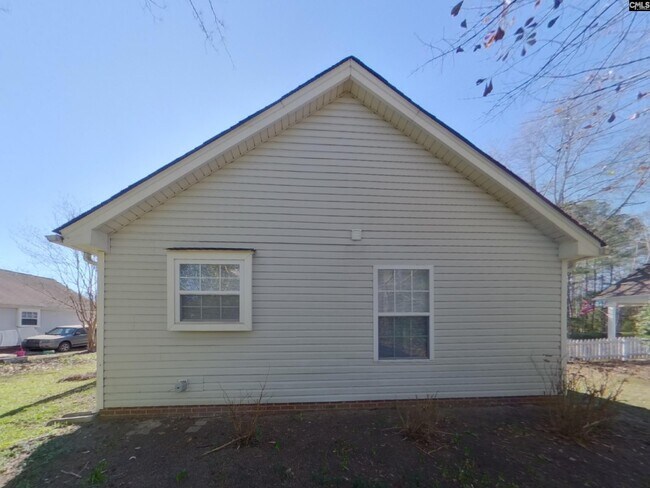 Building Photo - 562 Chisolm Way