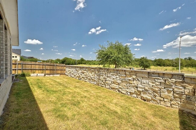 Building Photo - 2702 Sebring Cir