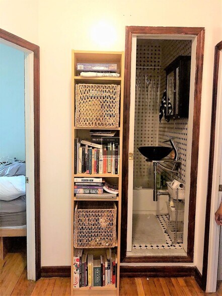 Building Photo - 479 Warren St