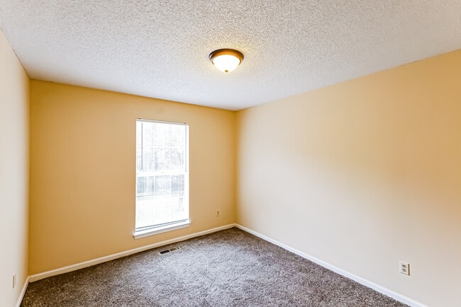 Building Photo - 6389 Tyler Loop Rd