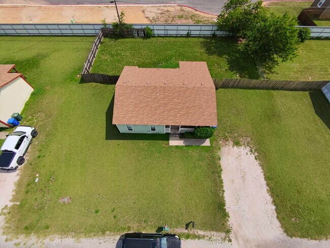 Building Photo - "Charming 3-Bed, 2-Bath Home in Copperas C...