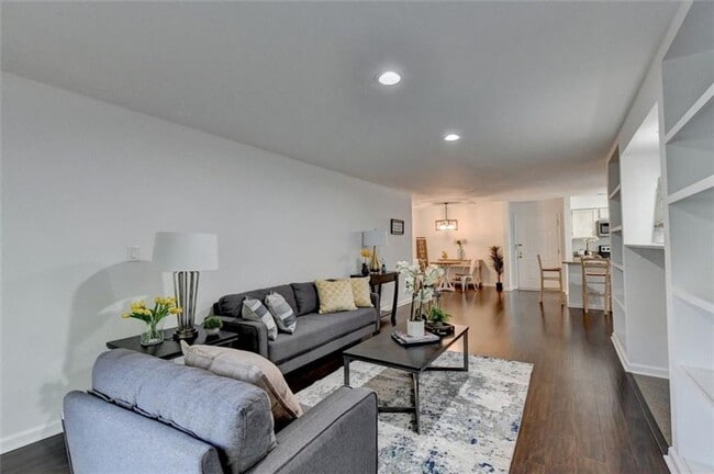 Building Photo - 2 Bedroom 2 Bath in Buckhead