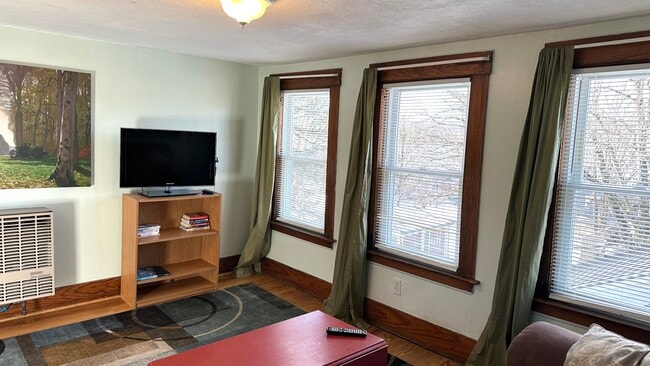 Building Photo - 30 Dana St