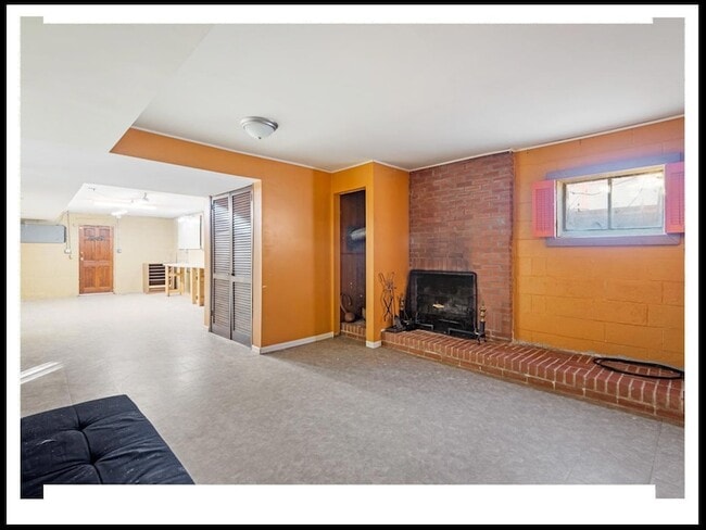 Building Photo - 112 E Lawson St