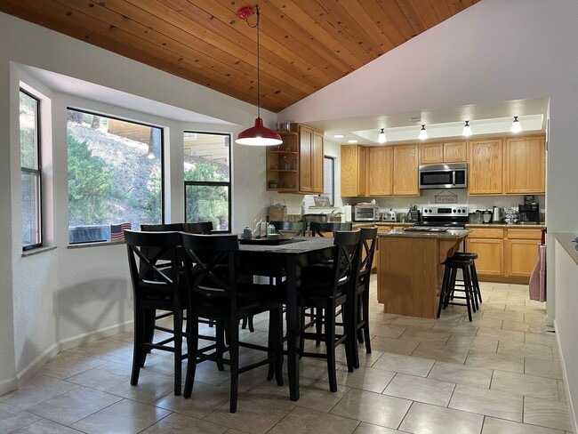 Building Photo - 3 bedroom, 2 bath remodeled home in Lake Wildwood, Penn Valley, CA 95946