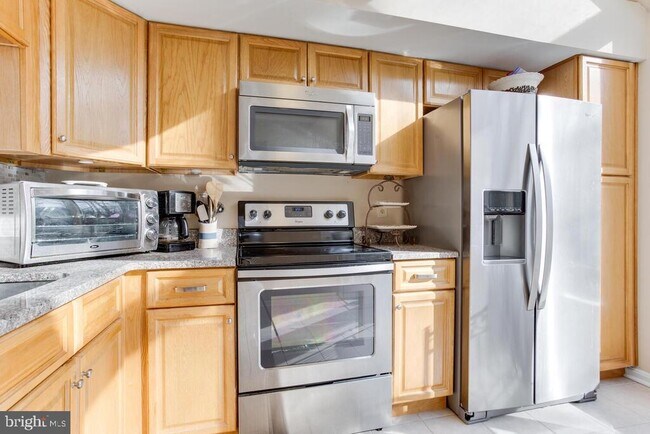 Building Photo - 100 Spring Pl Way