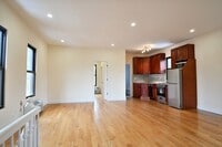 Building Photo - 2211 De Reimer Ave