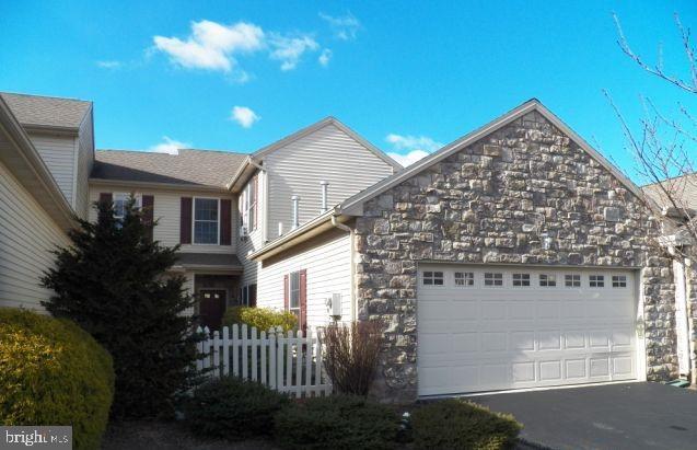 Building Photo - 2276 Southpoint Dr