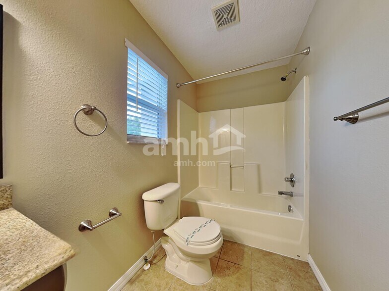 Building Photo - 11114 Golden Silence Dr