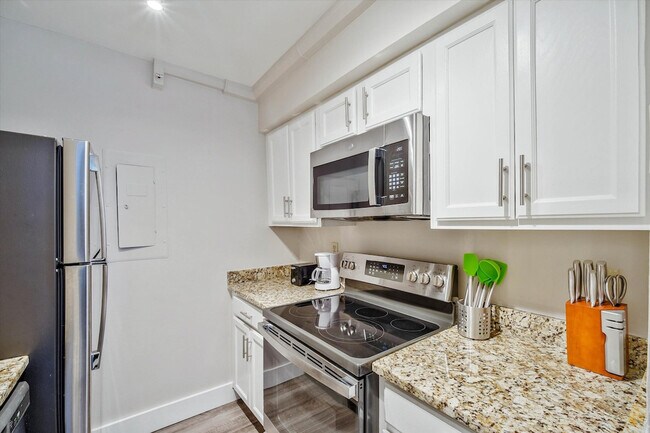 Building Photo - 1111 30th St NW