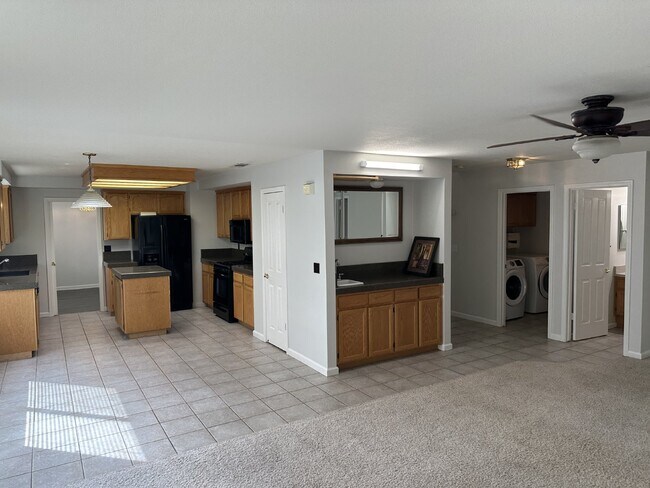 Building Photo - Beautiful 4 Bed/3 Bath Tracy Home with Pool and Fresh Paint