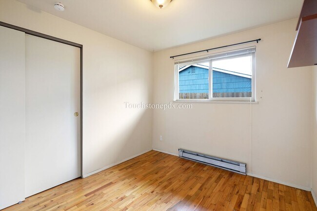Building Photo - Quaint 3BD/1BA Home Near Mt. Tabor