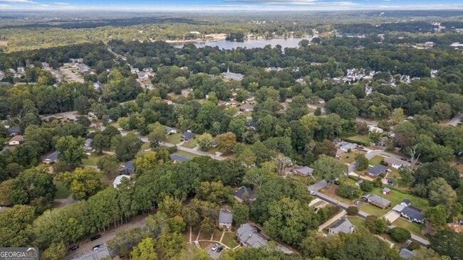 Building Photo - 541 N White St