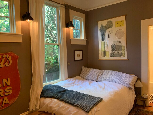 1st floor bedroom 2 - 4214 N Albina Ave