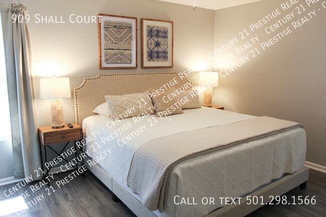 Building Photo - 909 Shall Ct