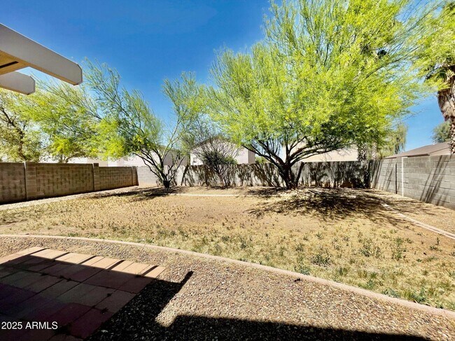 Building Photo - 1704 E Renegade Trail