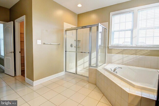 Building Photo - 4105 Brushfield Dr