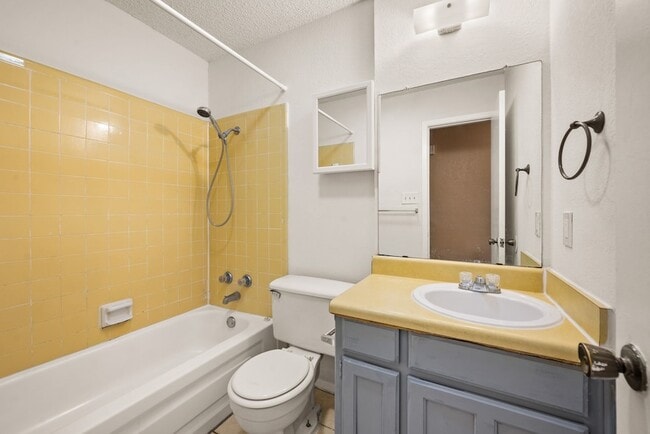 Building Photo - 6333 Scott Ct