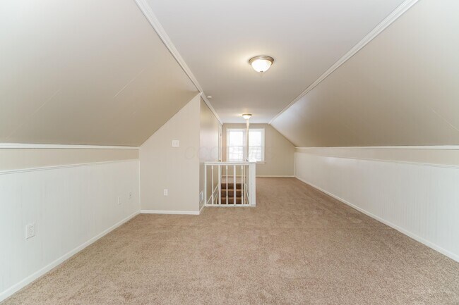 Building Photo - 494 Eldon Ave