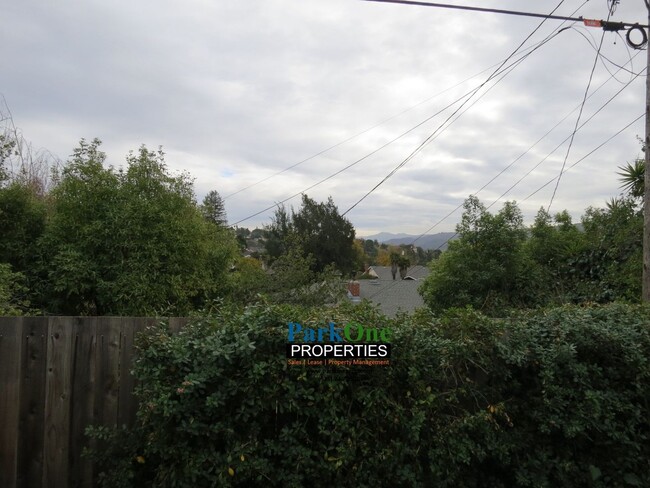 Building Photo - 4 Bedroom home in El Sobrante Now Available!