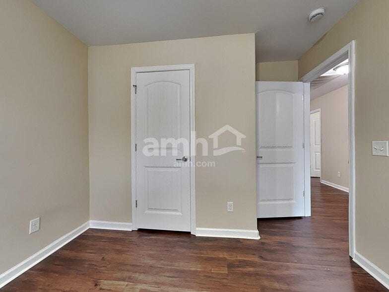 Building Photo - 60 Tranquil Pl