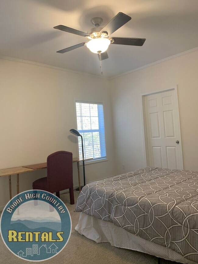 Building Photo - Modern Home Near New Market Center and Downtown Boone