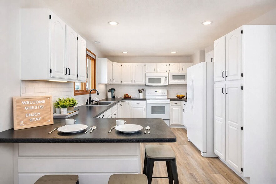 Building Photo - N307 Eastowne Ct