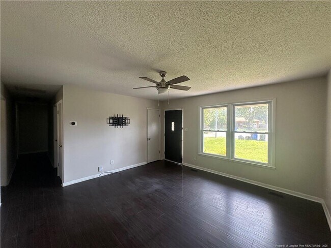 Building Photo - 707 Zircon Ct