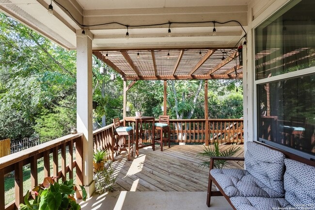 Building Photo - 10903 Wilson Oaks Dr
