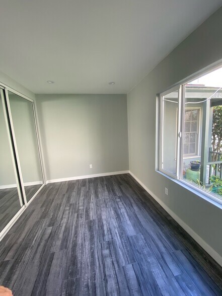 Bedroom I - 1709 Barry Ave