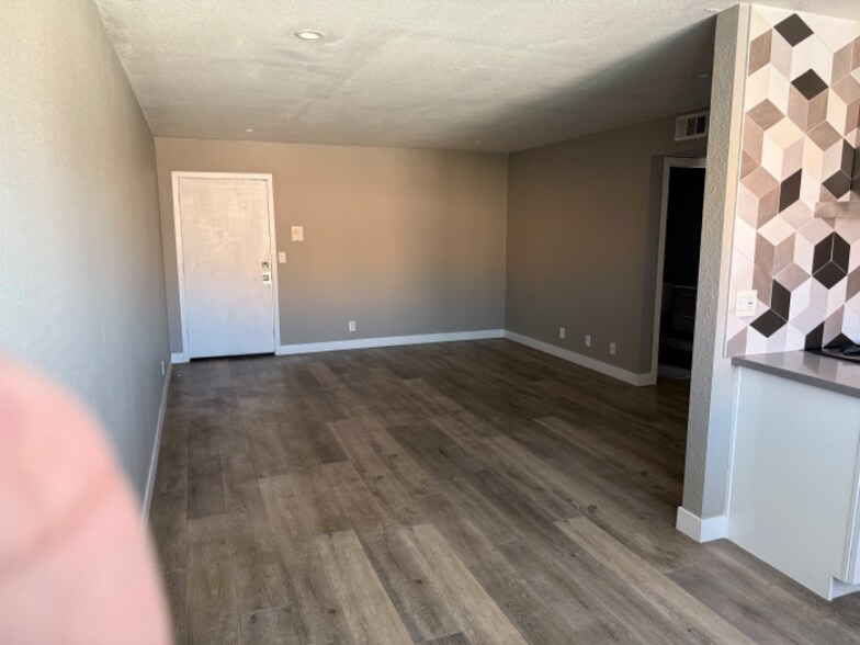 Building Photo - 11040 Hesby St