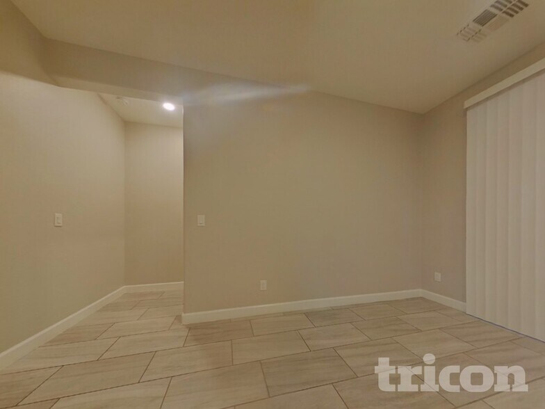 Building Photo - 17142 W Seldon Ln