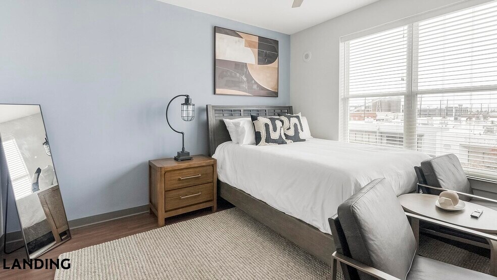 Building Photo - 302 13th St S