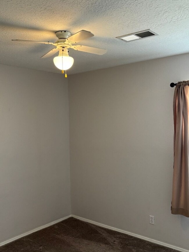 Building Photo - Charming 2 Bed, 2 Bath Home in Rio Rancho
