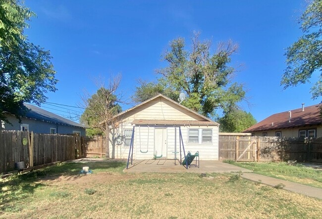 Building Photo - 720 S 11th St