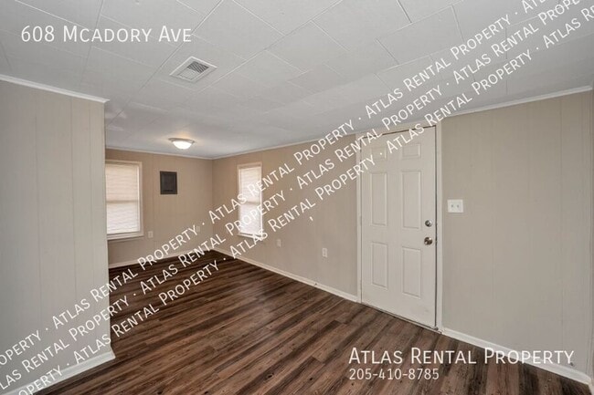 Building Photo - 608 McAdory Alley