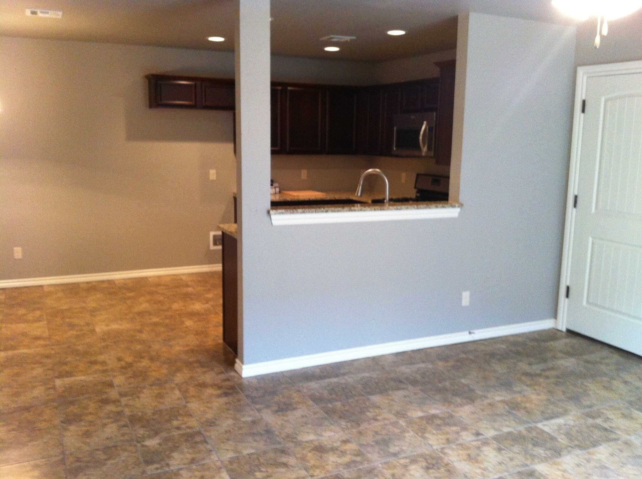 Building Photo - 127 Ashley Dr