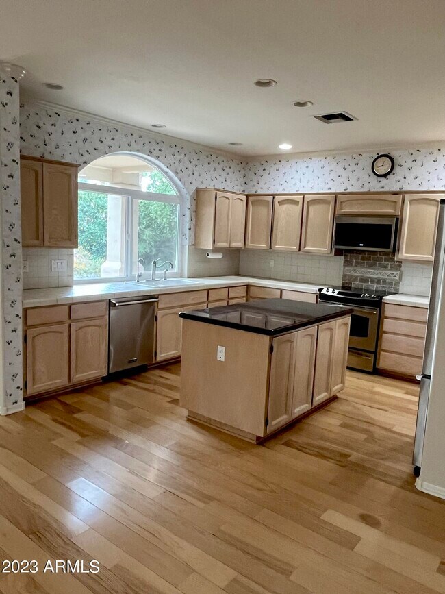 Building Photo - 10165 E Bella Vista Dr