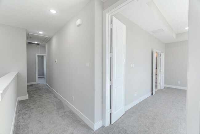 Building Photo - 15038 Wunderlust