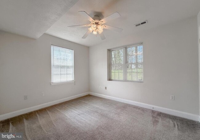 Building Photo - 46231 Sylvan Ct