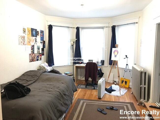 Building Photo - 17-19 Washington St S