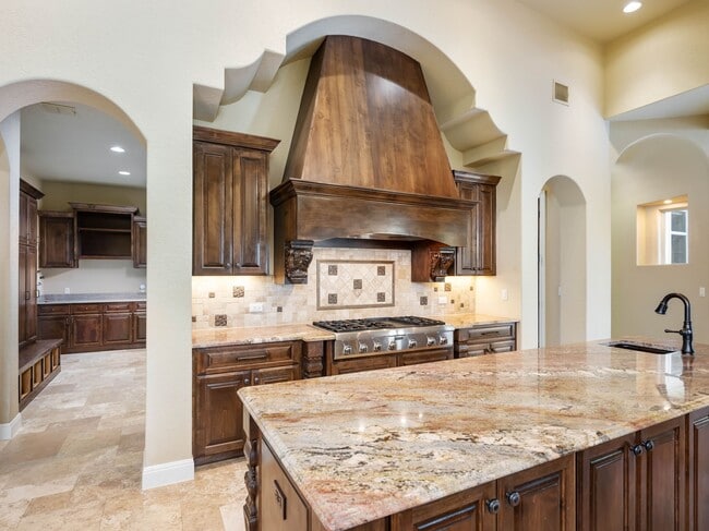 Building Photo - 202 Wellesley Loop