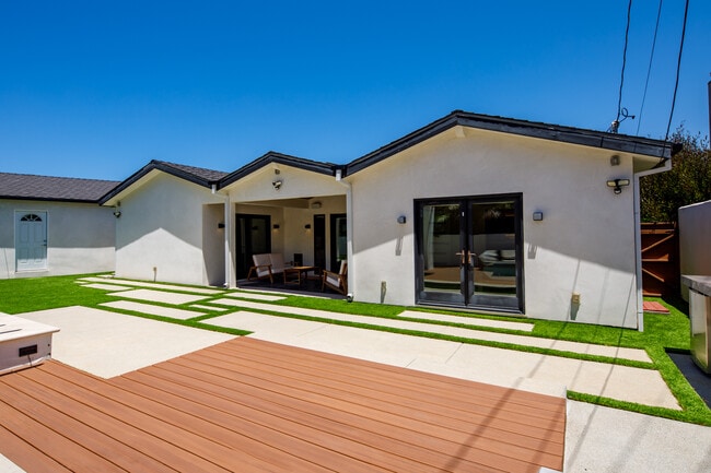 Building Photo - 412 Cll De Aragon