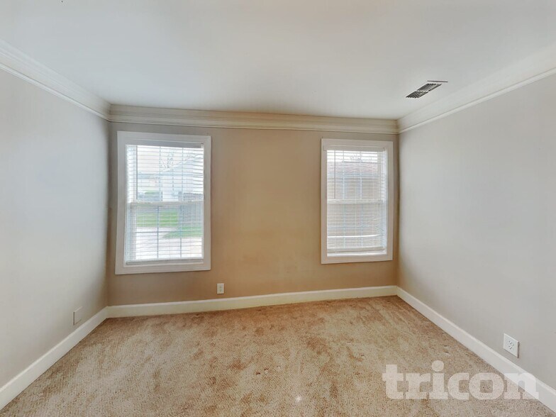 Building Photo - 947 Lavergne Ln