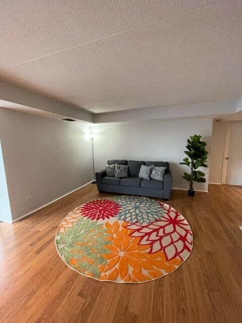 Building Photo - 1301 N Western Ave