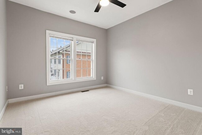 Building Photo - 3675 Spring Hollow Ln