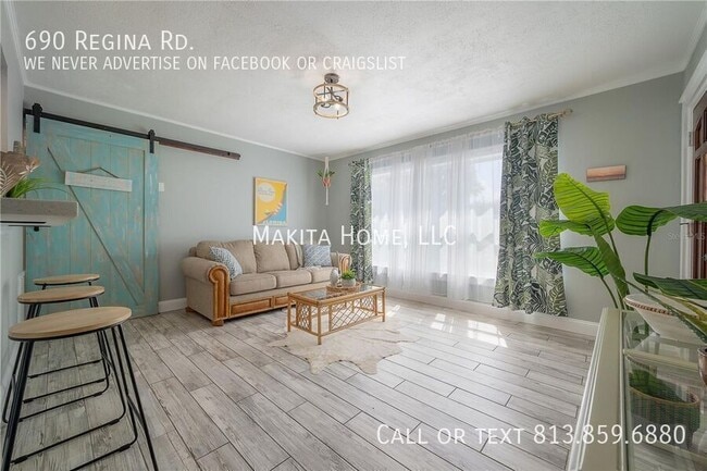 Building Photo - 690 Regina Rd