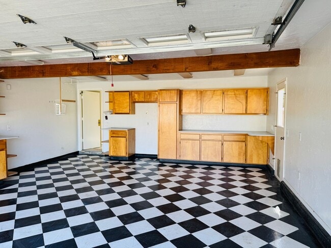 Building Photo - 1023 N Agusta Ave
