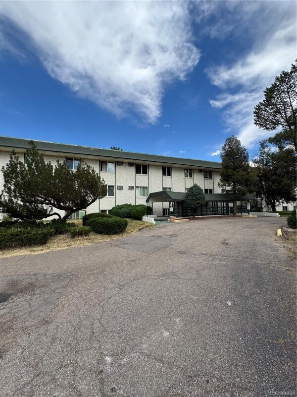 Building Photo - 8822 E Florida Ave