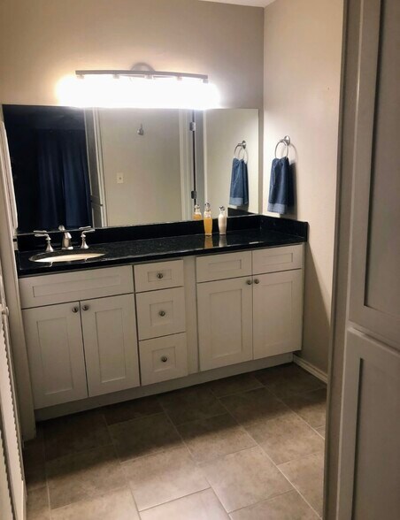 Master Bedroom - 1202 Thorpe Ln